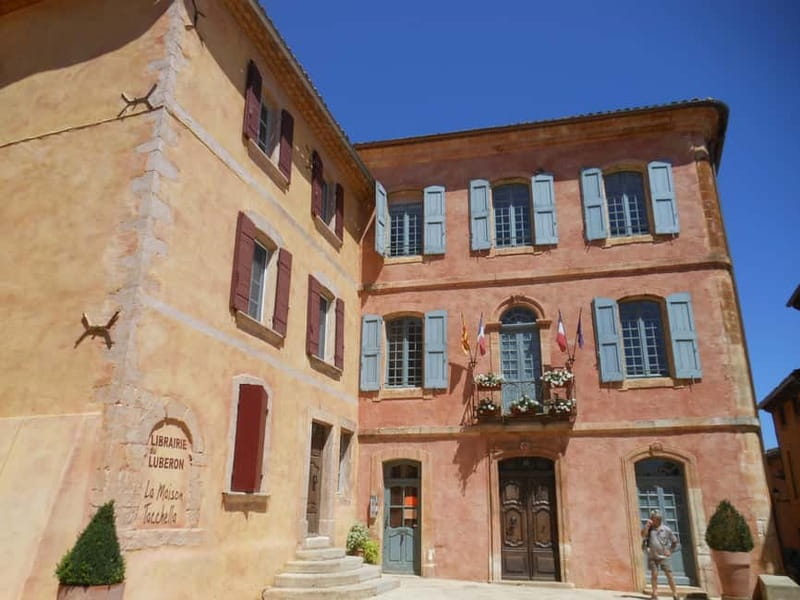 From Avignon: Full Day Luberon Market & Villages - Gordes and its steep stone streets
