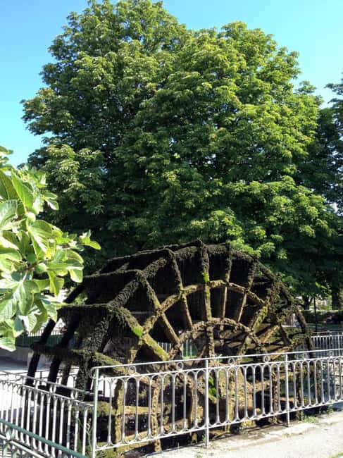 From Avignon: Full Day Luberon Market & Villages - Fontaine de Vaucluse and the spring