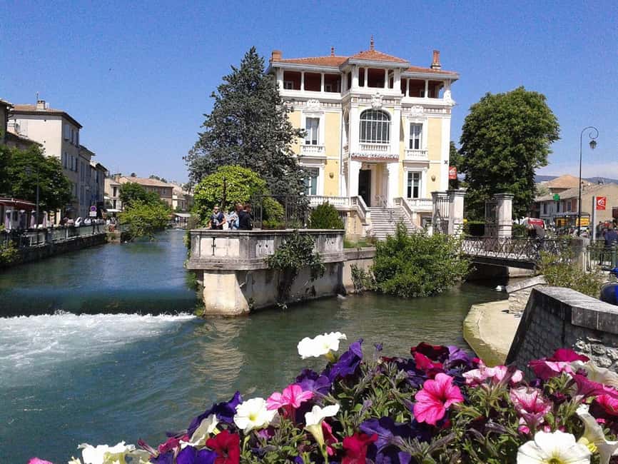 From Avignon: Full Day Luberon Market & Villages - Roussillon and the color of ochre