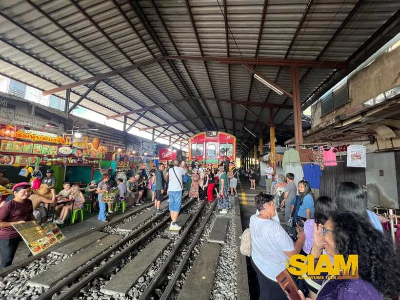 From Bangkok:Damnoen Floating Market and Railway Market Tour - Simple ways to get more from the morning