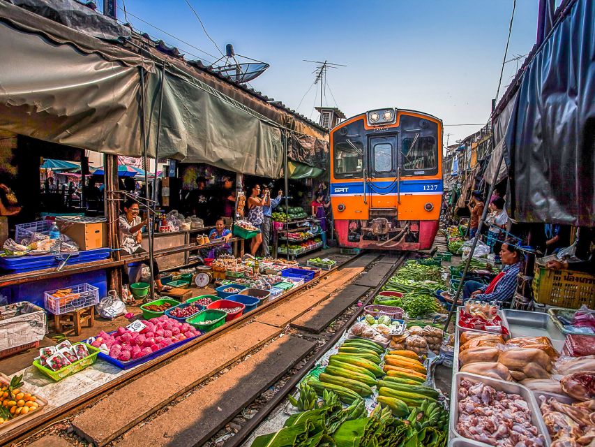 From Bangkok: Damnoen Saduak & Train Market Tour in Spanish - Key points to know before booking