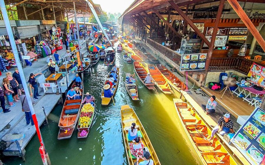 From Bangkok: Damnoen Saduak & Train Market Tour in Spanish - One hour among Damnoen Saduak’s floating stalls