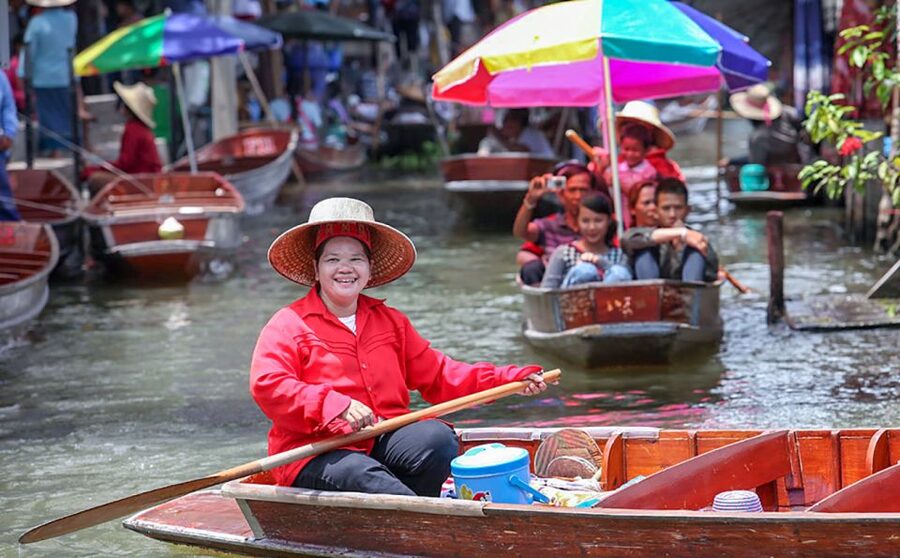 From Bangkok: Damnoen Saduak & Train Market Tour in Spanish - Should you book this Damnoen Saduak and Maeklong tour?