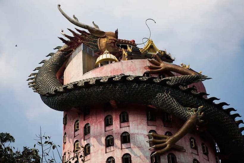 From Bangkok: Don Wai Market, Wat Samphran & Lotus Café Tour - Du Bua Café and a lotus pond pause