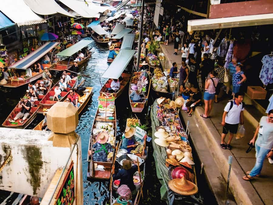 From Bangkok: Maeklong Railway and Floating Market Day Tour - An early start from central Bangkok