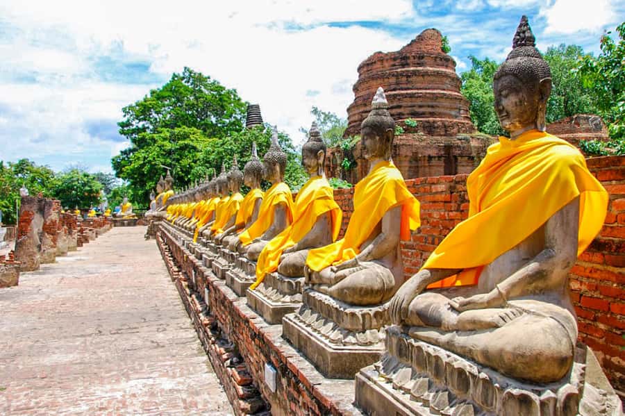 From Bangkok: Markets and Ayutthaya Tour - What the Spanish-speaking guide adds