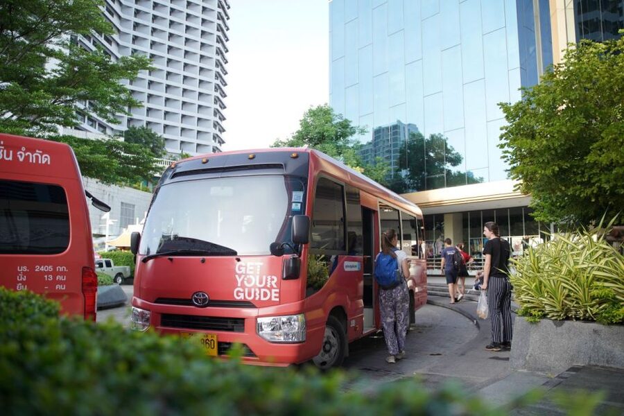 From Bangkok : Meklong Railway Market By Bus - Key points at a glance