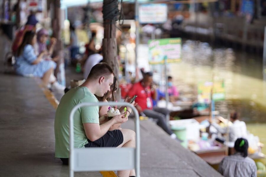 From Bangkok : Meklong Railway Market By Bus - What you can buy and eat at Maeklong