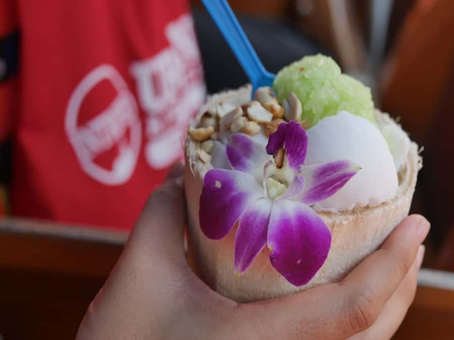 From Bangkok: Private Railway and Floating Market Tour - A private tour changes the feel of the day