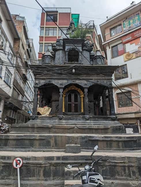 From Bazaar to Hippie Hub: Ason & Freak Street in Kathmandu - Starting with coffee in Thamel