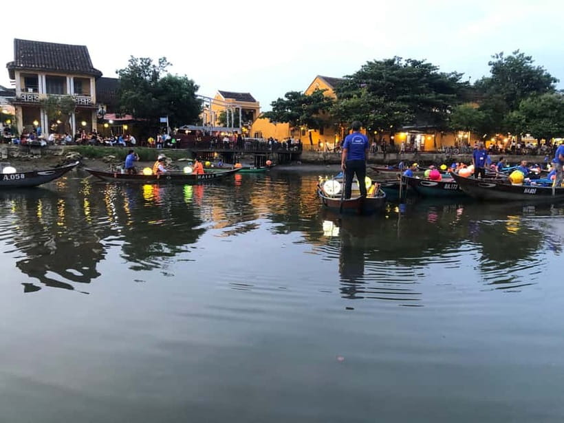 From Da Nang: Hoi An Old Town Tour, Night Market & Boat Ride - A flower lantern on the Hoai River