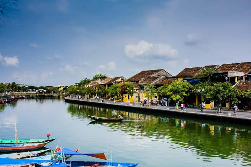From Da Nang: Hoi An Old Town Tour, Night Market & Boat Ride - Folk art at the Museum of Folklore