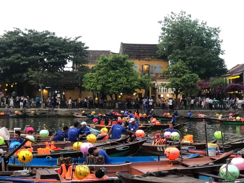 From Da Nang: Hoi An Old Town Tour, Night Market & Boat Ride - Crossing the 400-year-old Japanese Bridge