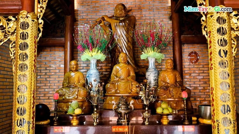 From HCM/Can Tho: Sunrise at Floating Market & Zen Monastery - Vietnamese breakfast with the river as your table