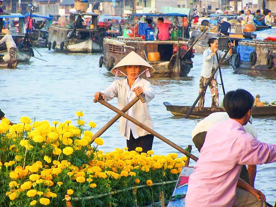From HCM: Mekong Delta & Cai Rang Floating Market 2-Day Tour - Day one: Vinh Trang Pagoda and the road south