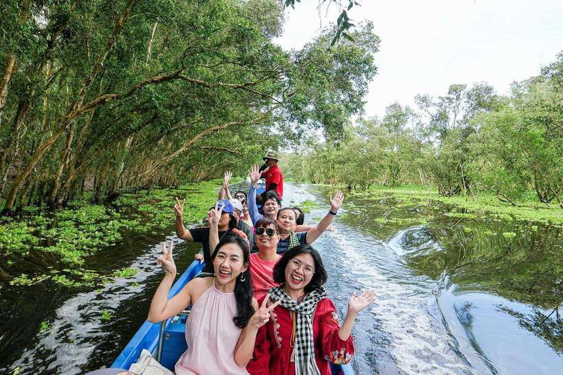 From HCM: Tour 2 day Mekong Can Tho Cai Rang Floating Market - Ben Tre coconut island and village crafts