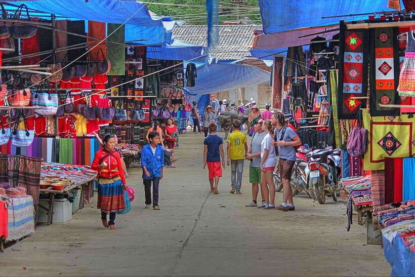 From Sapa: Bac Ha Sunday Market and Ethnic Villages Tour - Flower Hmong culture at Bac Ha Sunday Market