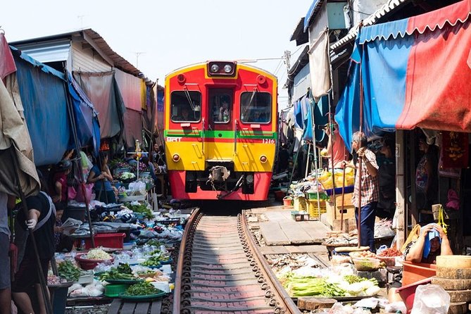 Full-Day Floating Market and Maeklong Railway Market Private Tour from Bangkok - Damnoen Saduak by long-tail boat