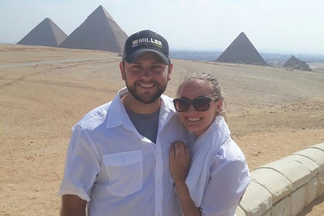 Full-Day Giza Pyramids, Egyptian Museum and bazaar Private Tour - The Giza Plateau: three pyramids and the Sphinx