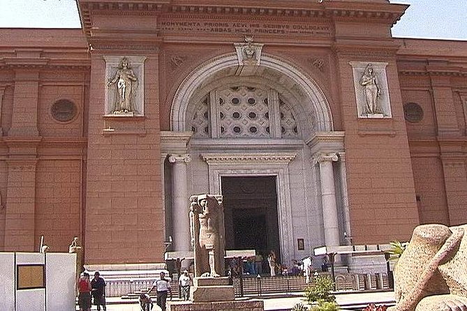 Full Day: Giza Pyramids, Egyptian Museum & Khan Khalili Bazaar Tour - Lunch and the question of what is included