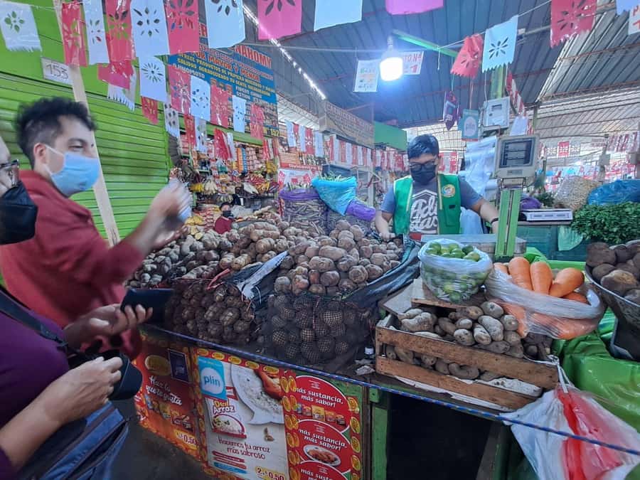 Full Day Lima: Local Market+ CityTour+ Barranco & Miraflores - Mercado Central brings Lima down to street level