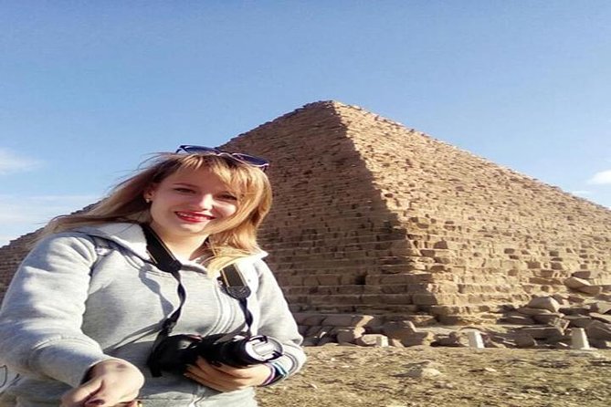 Full-Day Private Tour to the Giza Pyramids, Sphinx, Citadel and Khan El Khalili Bazaar - The Sphinx and the panorama area