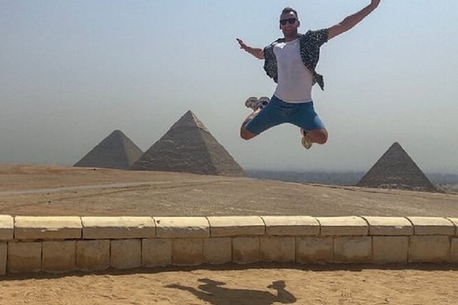 Full - Day Tour to Giza Pyramids , Cairo Museum & Bazaar Includes Lunch - The guides are a major part of the experience