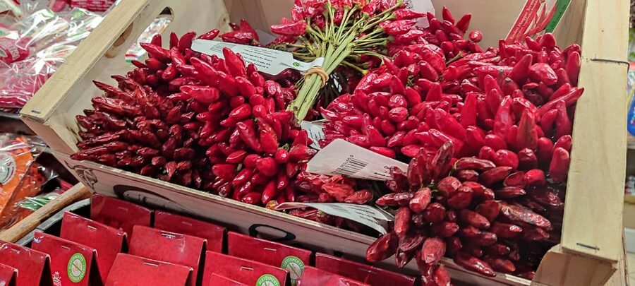 German tour: Central Market Hall of Budapest with tastings - Why the Central Market Hall makes a good food lesson