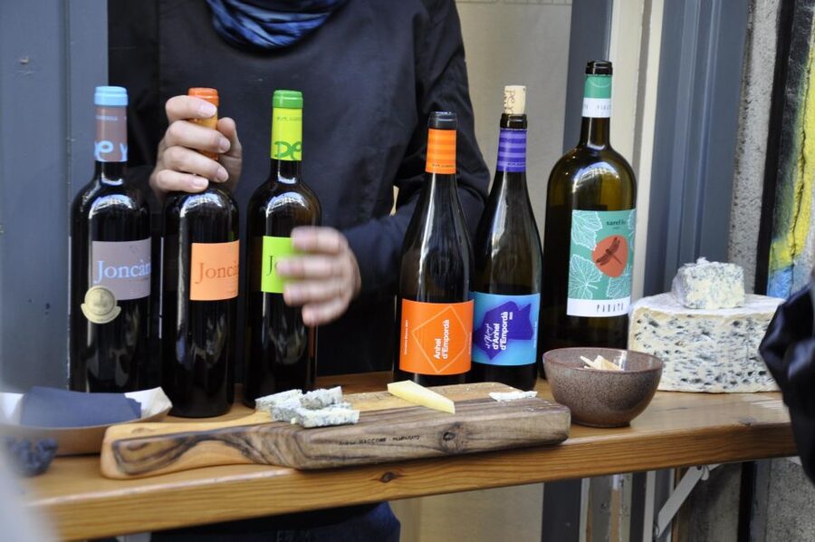 Girona Morning Food Tour & Local Market - What the guide adds to the experience