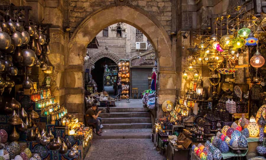 Giza Pyramids, Mummy Museum And Bazaar Private Day Tour - Lunch and a Practical Midday Break
