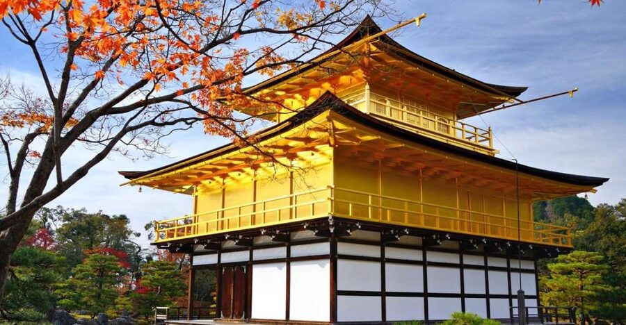 Golden Pavilion, Nijo Castle, & Nishiki Market Half day tour - Meeting Roberto at Kyoto Station at 8:30