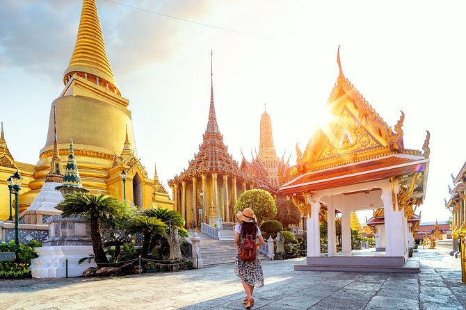 Grand Palace, Damnoen Floating Market & Maeklong Railway Market Tour – Full Day - The guides make the difference