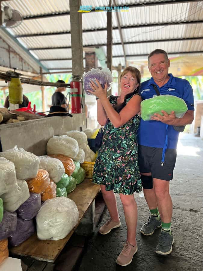 Group Tour: Floating Market, Rice Noodle, nursery vegatable - What the Five-Hour Route Really Offers