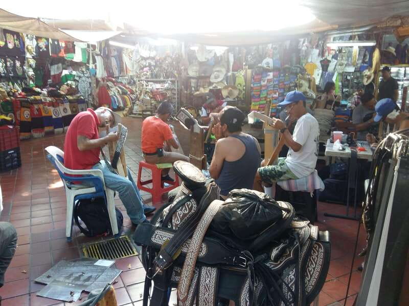 Guadalajara: Culture, Architecture, and Market Walking Tour - Instituto Cultural de Cabañas and the mural question