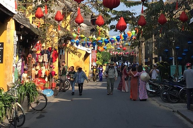 Guided Tour to Marble Mountains & Hoi An Walking Tour , Night Market, Boat Ride - The included sampan ride on the river