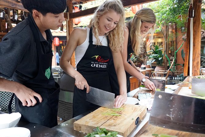 Half-Day Chengdu Cooking Class with a Local Market Visit - Key points at a glance