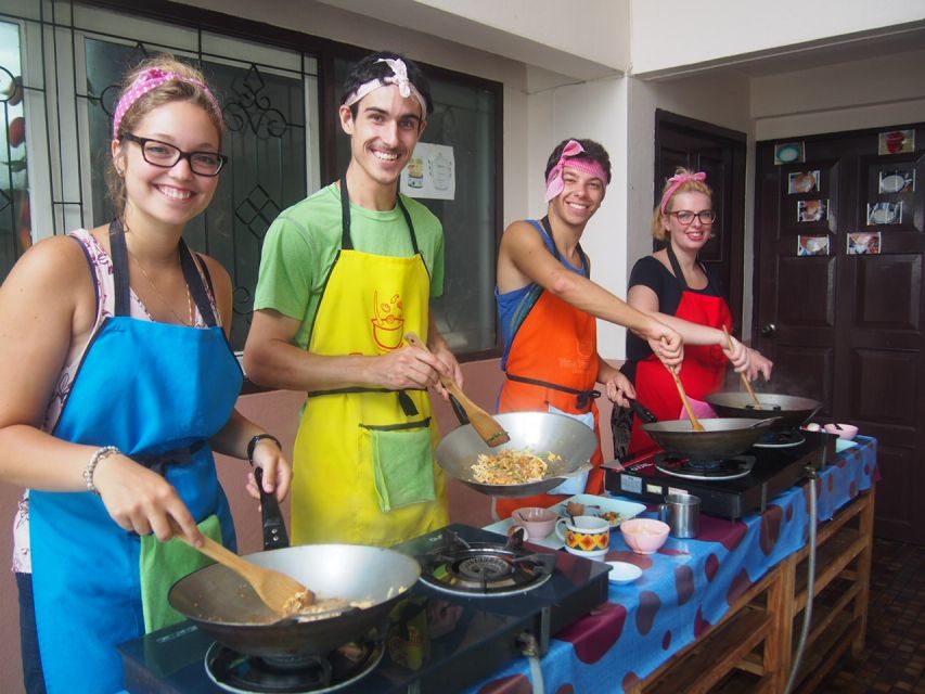 Half-Day Cooking Class with Market Tour - A market lesson before the cooking begins