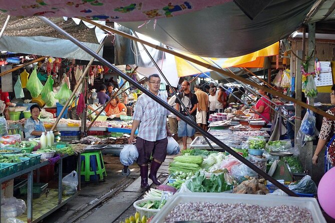 Half Day Railway Market and Damnoen saduak Floating Market tour - The unusual rhythm of Maeklong Railway Market