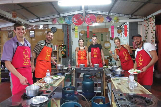 Half-Day Thai Cooking Class and Market Tour From Chiang Mai - Why this four-hour class works well in Chiang Mai
