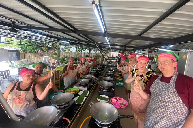 Half day Thai cooking Class + Market tour+Garden tour - How the pickup arrangements affect value