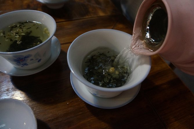 Half-Day Walking Tour with a Vegetarian Lunch at a Nunnery - Starting near Wenshu Monastery at 9 a.m.