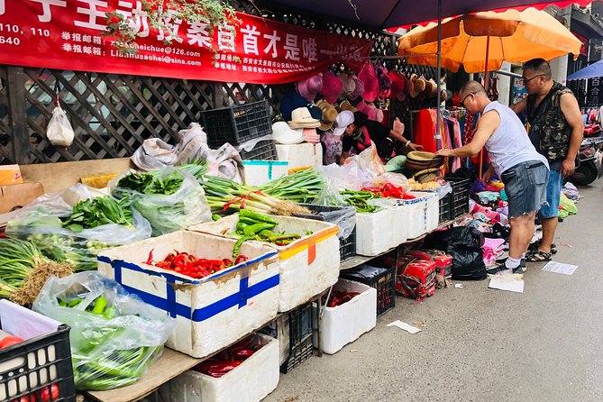 Half-Day Xi'an Biang Biang Noodles Cooking with a Market Visit - Learning Chinese spices before cooking