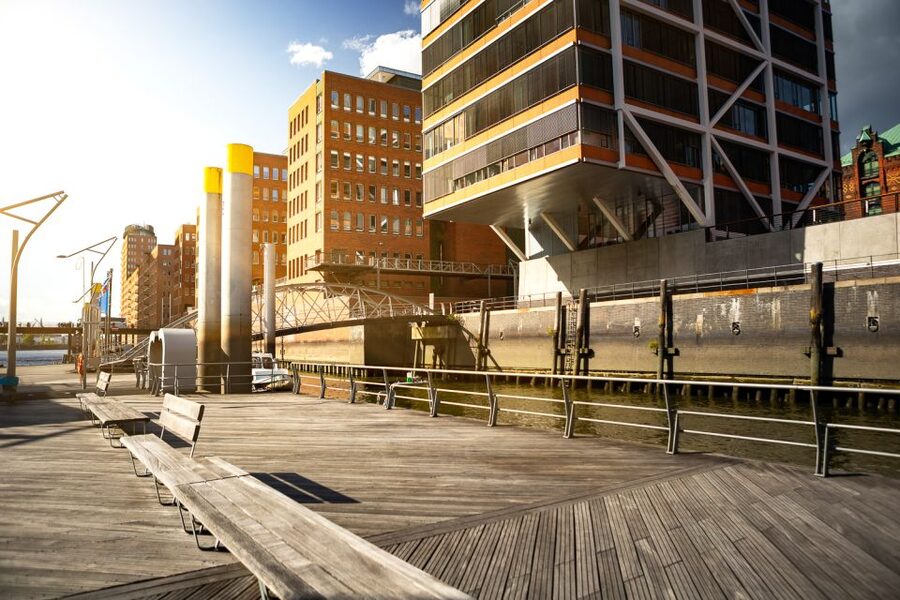 Hamburg: Reeperbahn, Port, & Fish Market Morning Tour - Why this morning route works so well