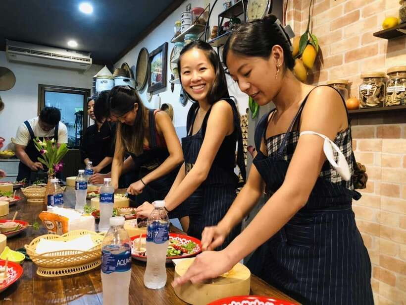 Hanoi Food Adventure: Vietnamese Market Tour & Cooking Class - Booking details worth checking