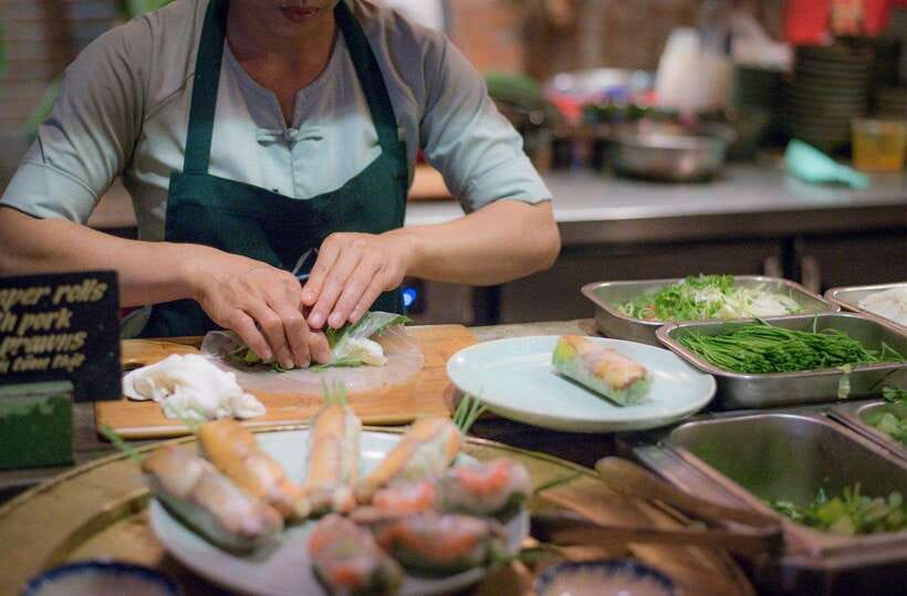 Hanoi Food Adventure: Vietnamese Market Tour & Cooking Class - What happens during the five-hour experience