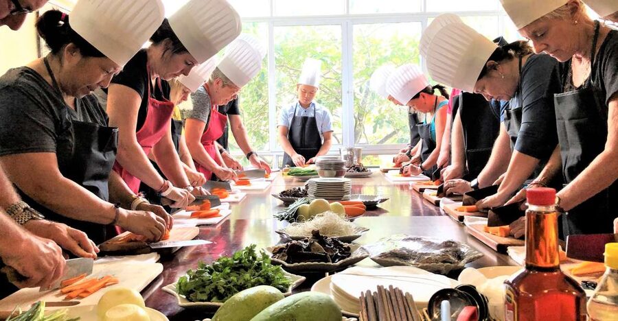 Hanoi: Old Quarter Market Tour and Cooking Class with Meal - A wet market visit with a purpose
