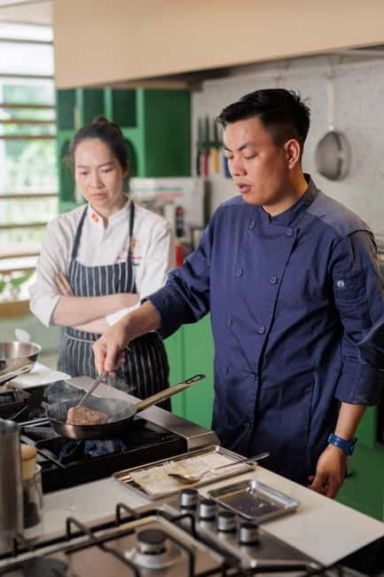 Hanoi: Vietnamese Cooking Class- Market Tour with Local Chef - Starting with Hanoi’s market routine