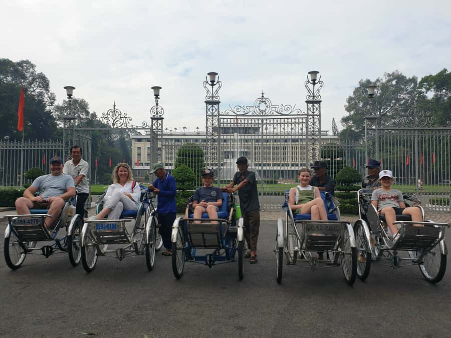 Ho Chi Minh: Authentic Market Cyclo Tour without Tour guide - Photos, food stalls, and respectful observation