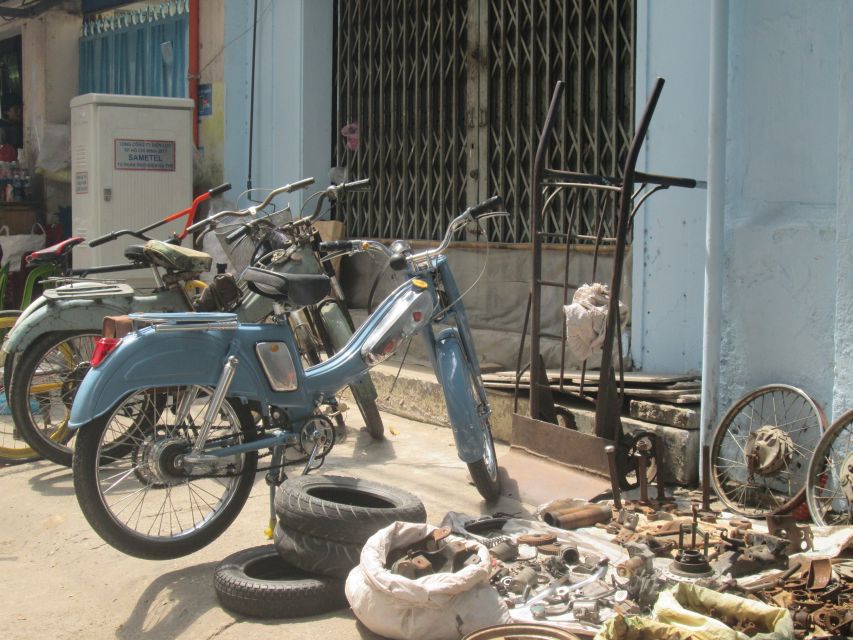 Ho Chi Minh City: Saigon Morning Markets Tour by Motorbike - Traffic, comfort, and safety on the ride