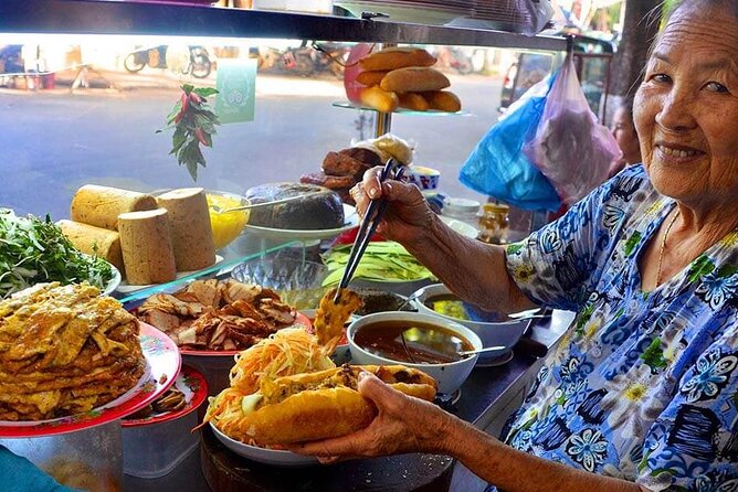 Hoi An Ancient Town - Night Market Street Food Tours By Night - The Nguyen Hoang Night Market